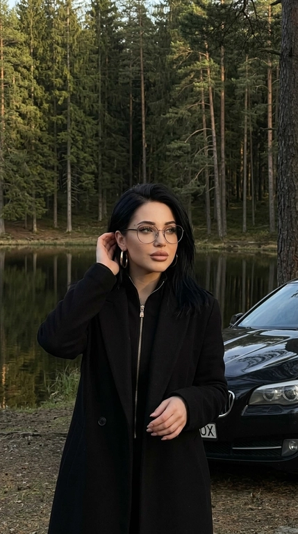 Ультрареалистичная lifestyle-фотография модели на природе, снятая на iPhone 16 Pro Max. Вертикальный кадр, Модель показана примерно до верхней части бёдер. Модель стоит возле автомобиля на берегу спокойного озера среди высокого хвойного леса, передняя часть автомобиля развёрнута к камере и хорошо читается в кадре. Корпус модели слегка развёрнут в сторону, одна рука поднята к затылку или возле уха, вторая свободно опущена. Голова немного повернута в сторону, взгляд направлен мимо камеры, выражение лица спокойное, уверенное и расслабленное.

На модели Не менять мою одежду.

Если модель женского пола, то у нее в ушах крупные серьги-кольца.
Если модель женского пола, то у ее макияж clean soft glam: естественно сияющая кожа с реалистичной текстурой, мягко подчёркнутые глаза, длинные ресницы, нюдовые губы с лёгким глянцевым блеском. 

Без пластиковой кожи и без чрезмерного сглаживания.

Позади модели видны озеро, отражения воды, высокий хвойный лес и припаркованный автомобиль бренда/марки BMW 5 Series.

Освещение — поздний вечерний golden hour. Свет мягкий, приглушённый и направленный, солнце низкое, частично скрыто деревьями. На лице и одежде мягкие тёплые блики, но без яркого свечения. Тени глубже, свет не воздушный и не пересвеченный.

Цветокоррекция тёмная, приглушённая и естественная, ближе к реальному iPhone-кадру в вечернем лесу: немного пониженная экспозиция, спокойные тёмно-зелёные и коричнево-оливковые оттенки леса, глубокий чёрный цвет автомобиля с глянцевыми отражениями, мягкие молочно-бежевые тона одежды, тёплые, но сдержанные солнечные блики. Общий контраст мягкий, но глубокий, без яркой насыщенности, без светлого airy-эффекта, без оранжевого перегрева.

Живой случайный кадр, luxury candid aesthetic, лёгкая естественная зернистость, реалистичная текстура кожи, ткани, воды и автомобиля, без глянцевой ретуши и без AI-эффекта.