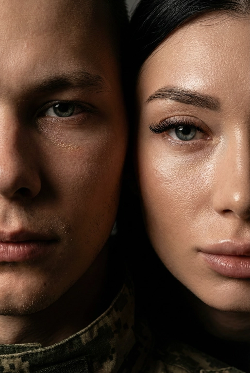   создай портрет, не меняя черты лица. Крупный план (extreme close-up) двух лиц людей, их лица прижатых друг к другу. Видны только половины каждого лица.
Драматичное освещение в стиле чиароскуро, глубокие тени.
Невероятная детализация кожи: видны поры, текстура, естественный блеск у женщины.
Выразительный взгляд прямо в камеру. Высокое разрешение, макросъемка, профессиональное студийное фото, 8K.